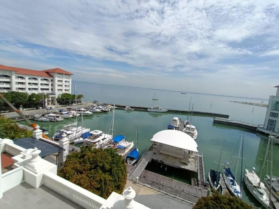 Perfect Marina Stay@ Strait Quay /W Big Balcony + Carpark Bagan Jermal Екстер'єр фото
